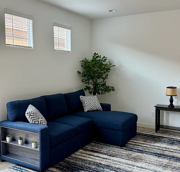9526 W Avalon Dr — Photo 3
