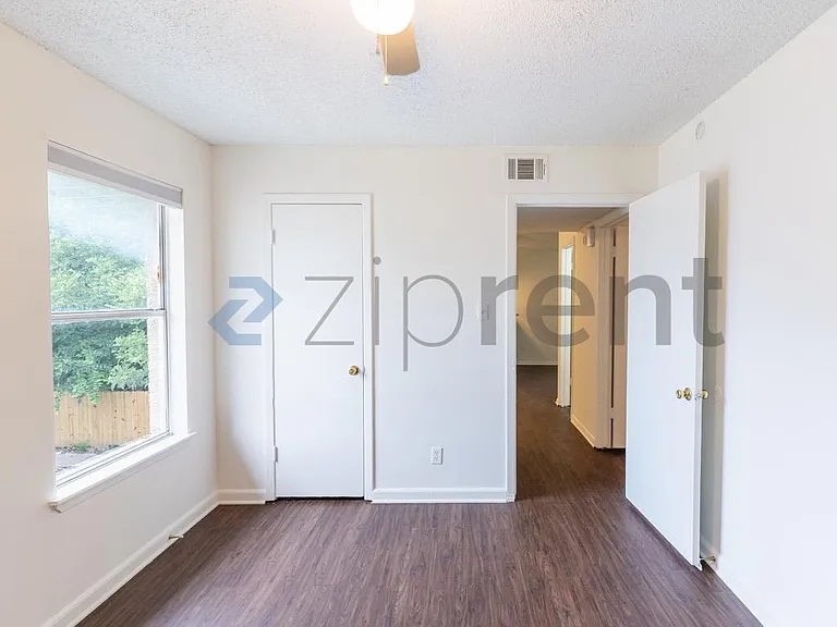 2906 Sweeney Ln #C — Photo 12