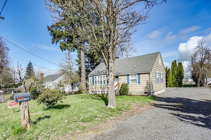 1st image of 808 NE 82nd St