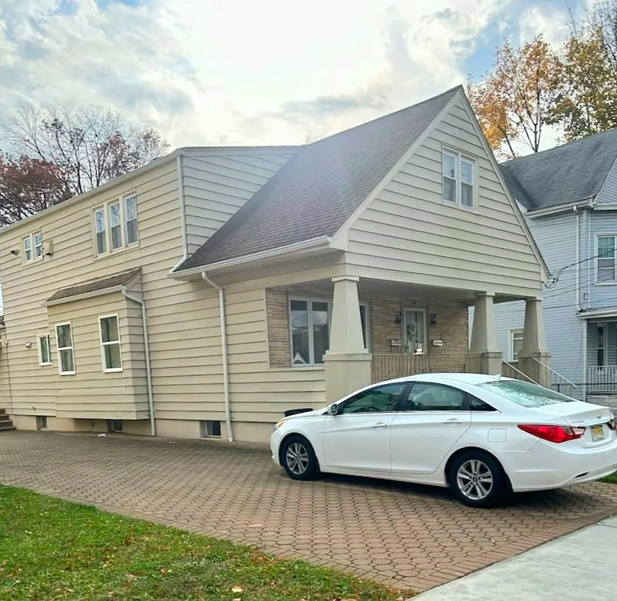 Knickerbocker Ave, Paterson — Photo 1