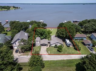 816 Shoreline Dr, West Tawakoni, TX 75474