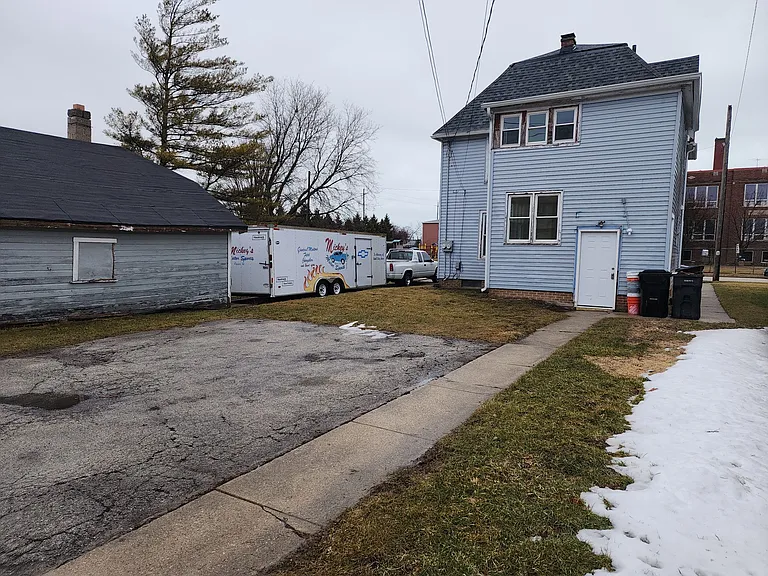 2320 Howe St — Photo 26