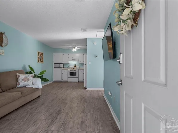 1301 Redwood Ln APT F, Gulf Breeze, FL 32563