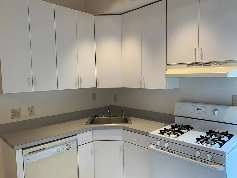 5431 Howe Street — Photo 10
