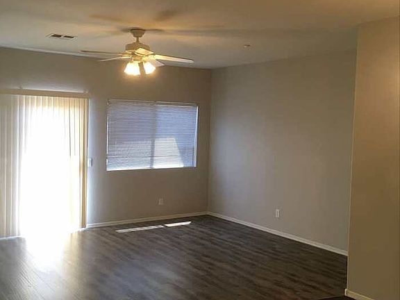 4th image of 805 S Sycamore St #213