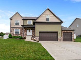 3014 Westwind Dr, Valparaiso, IN 46385