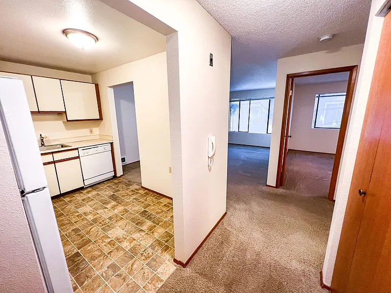 Twin Cedars Apartments — Photo 4