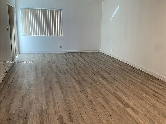 2nd image of 161 Lakeview Dr APT 201