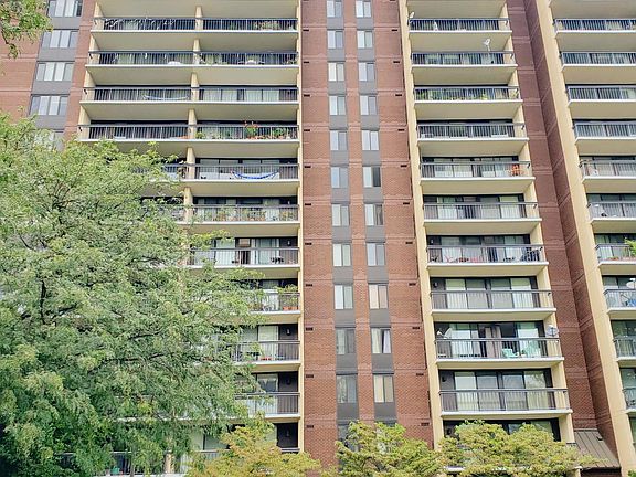 2nd image of 7401 Westlake Ter APT 405