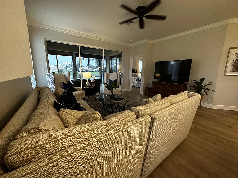 8837 E Bay Cir — Photo 6