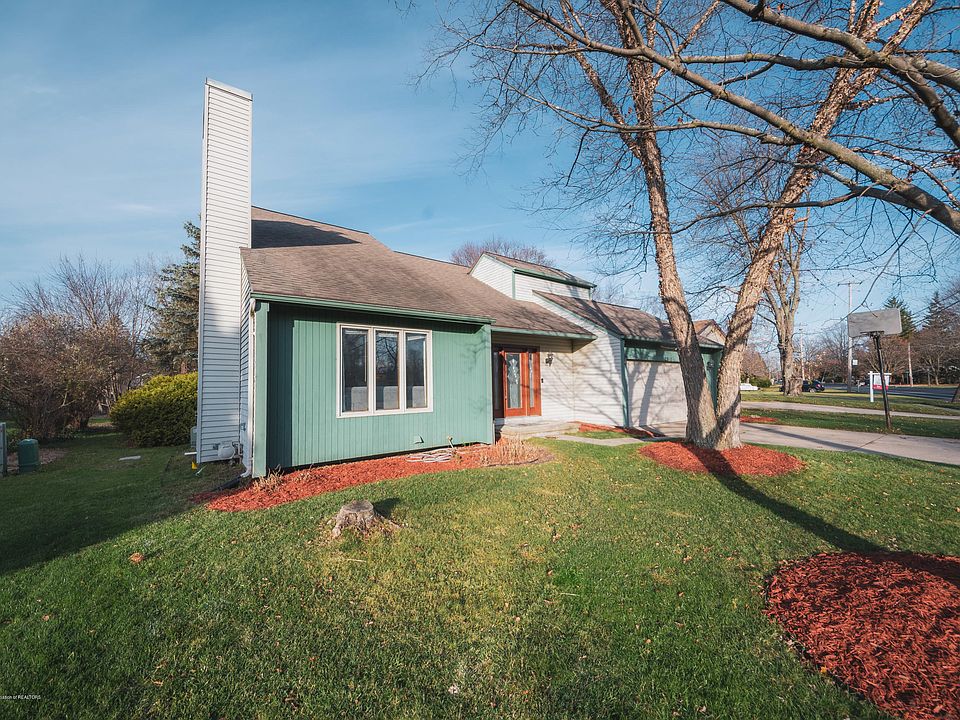 2910 Delta River Dr, Lansing, MI 48906 Zillow