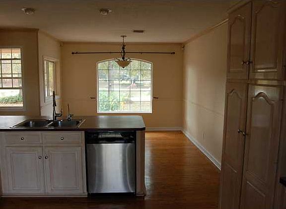 2nd image of 1164 Hebert Ln