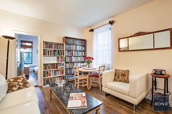 Sold by Bond New York | media 13