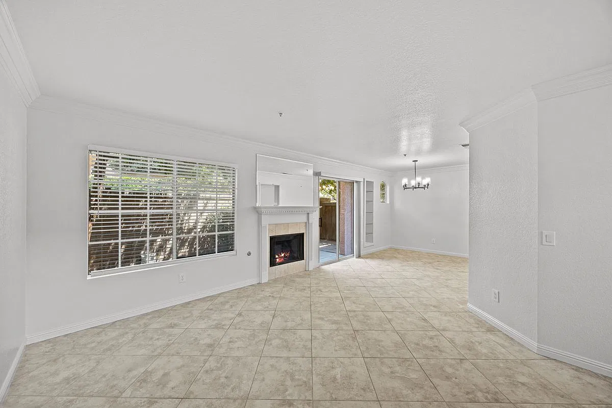 3 bed, 3.0 bath, 1417 sqft, $3,100 — Photo 3