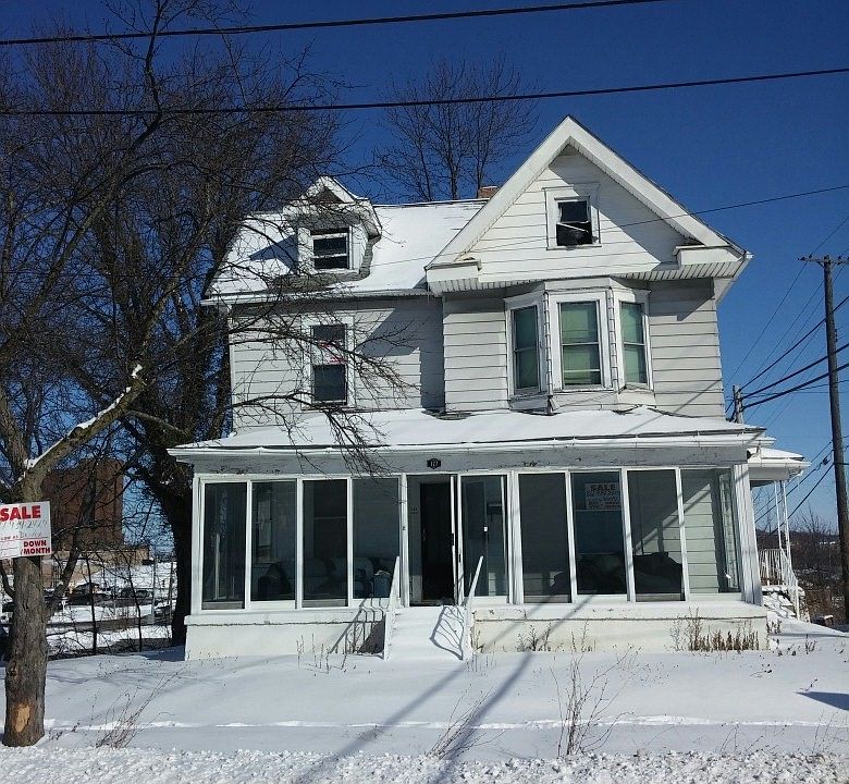 1st image of 127 E 1st St