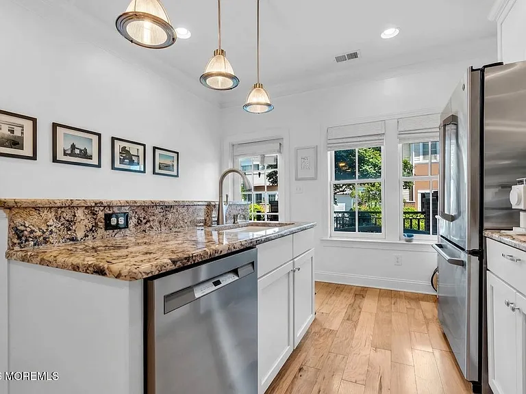 4 Grove Ct — Photo 12