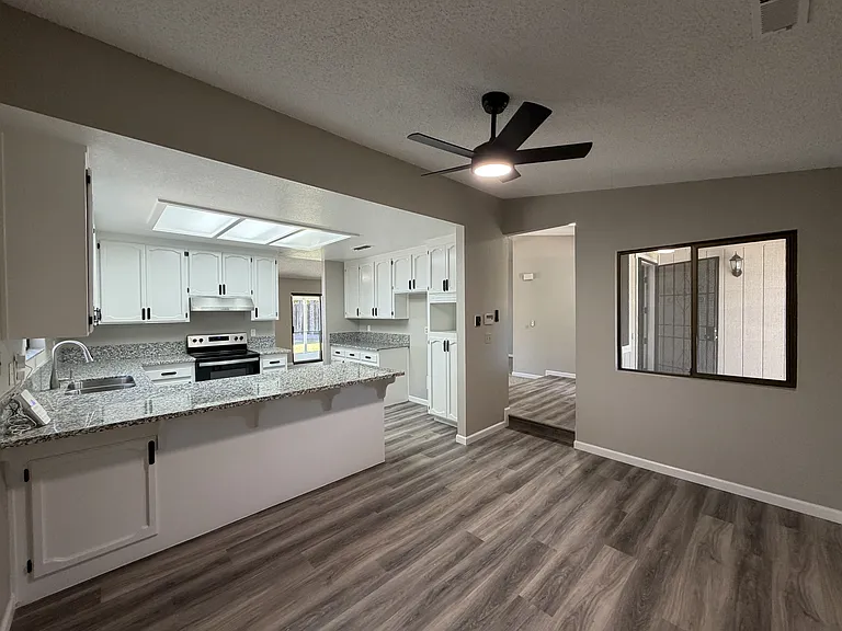 1120 Landreth Ct — Photo 4