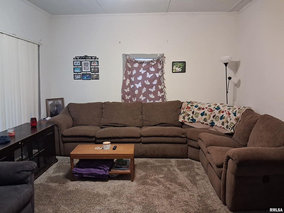 2nd image of 411 N Maple St