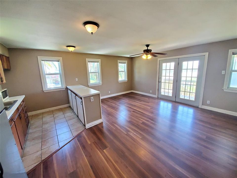 1st image of 4126 Navarro Dr