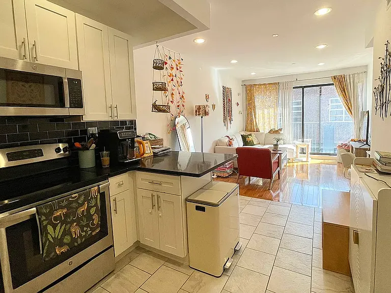 369 W 126th St #6 — Photo 2