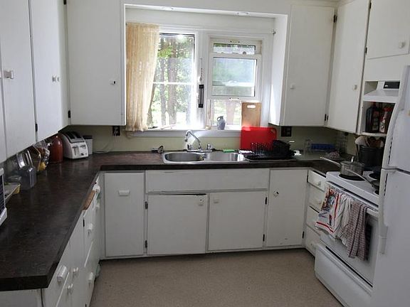 4th image of 126 Sophia St