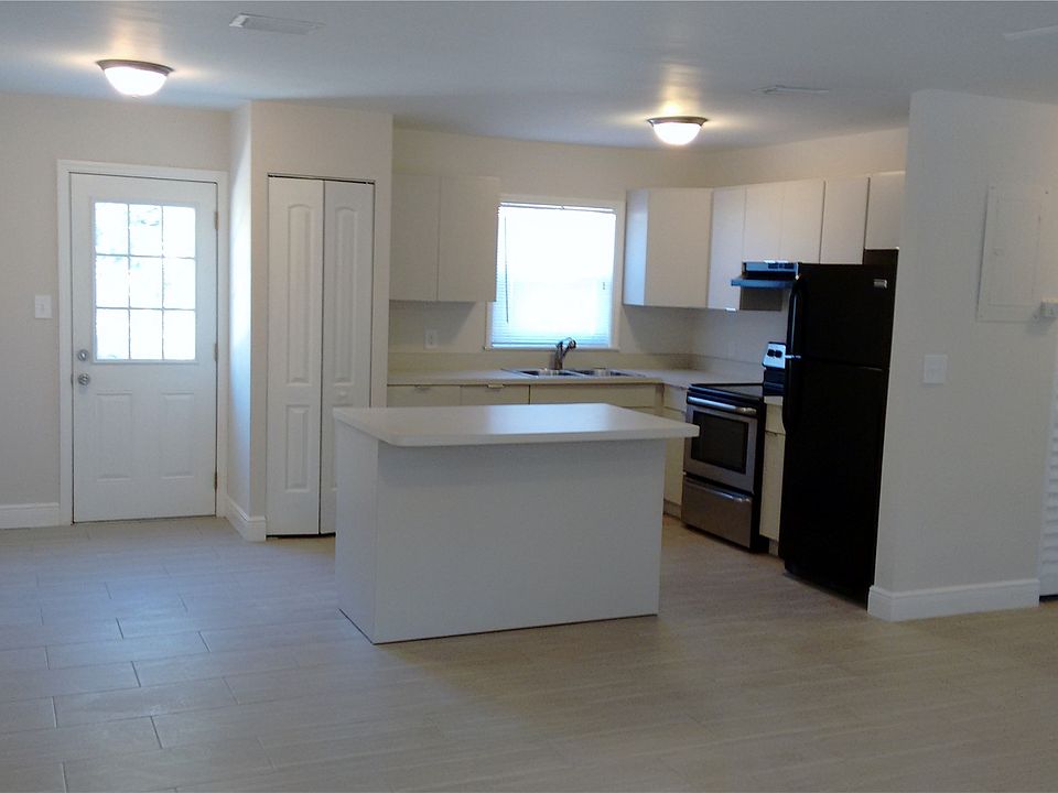 1st image of 10211 N 26th St