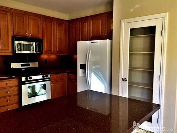 4th image of 1833 Barrel Oak Ave
