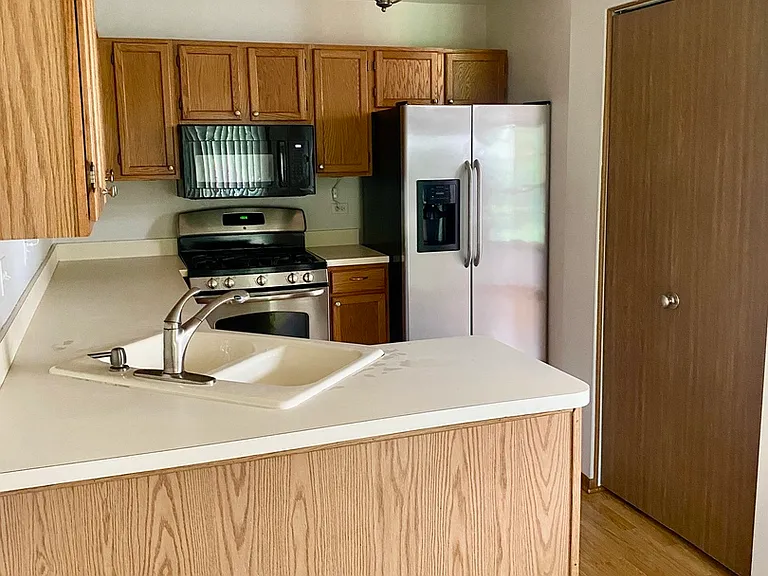 214 Stoneybrook Ln — Photo 7