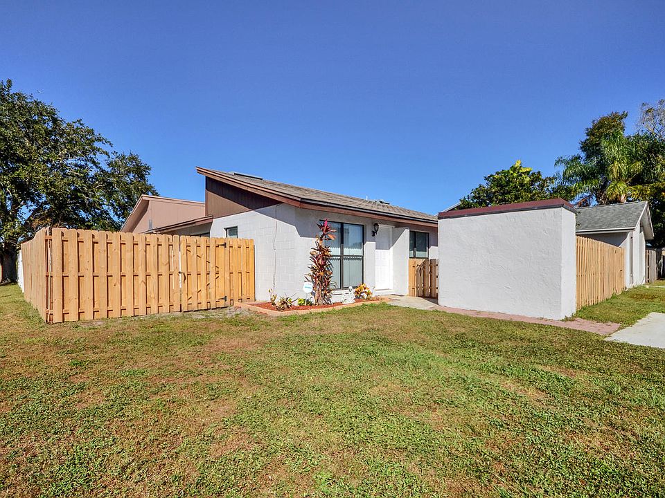 1st image of 11360 Lakegreen Way