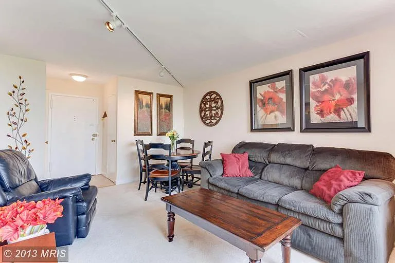 1021 Arlington Blvd #1129 — Photo 3