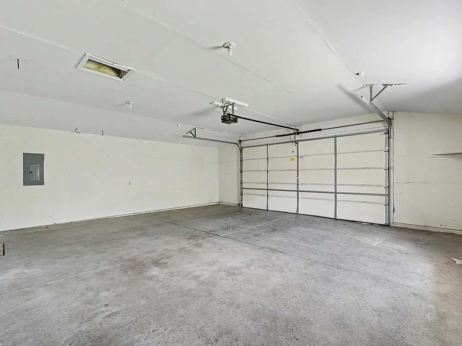 3 bed, 1650 sqft, $2,240 — Photo 4