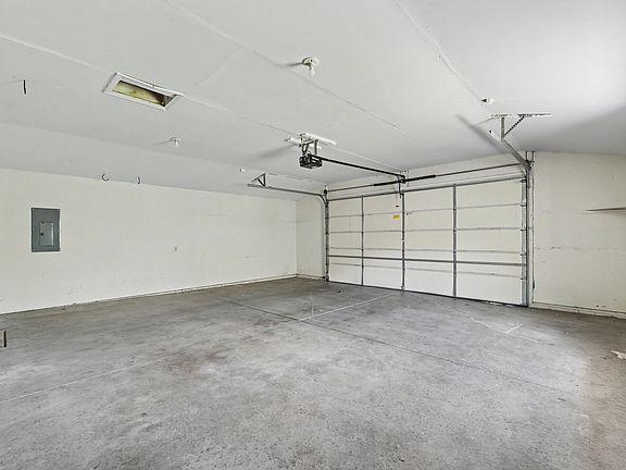 4th image of 3403 Timberline Dr