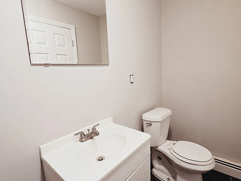 11 Rose Ave #1A — Photo 6