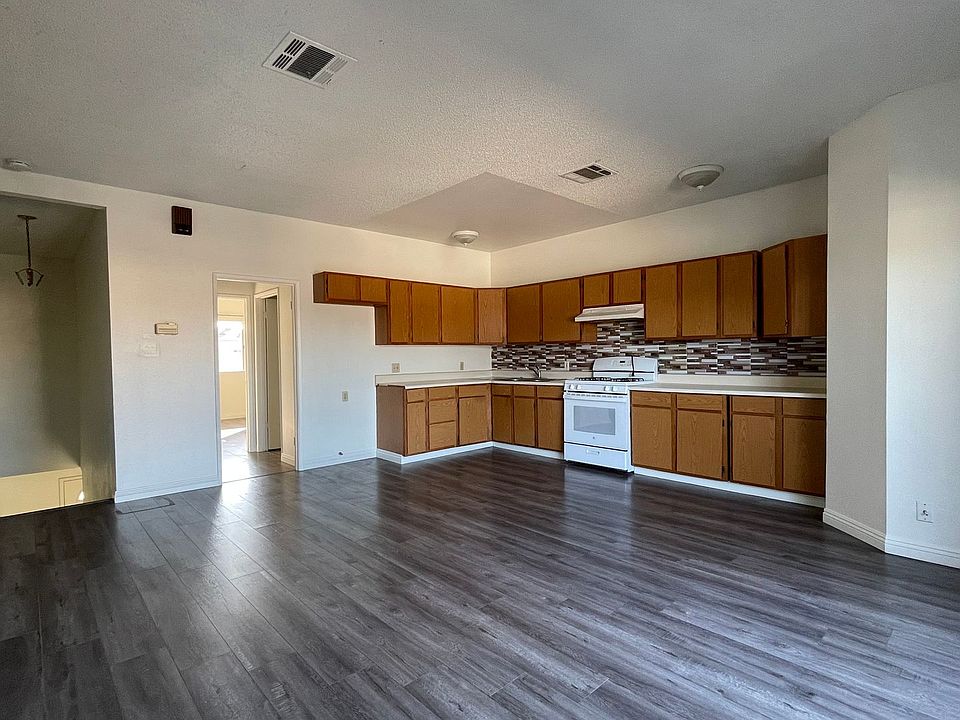 1st image of 20801 Roseton Ave
