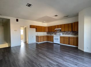 20801 Roseton Ave, Lakewood, CA 90715