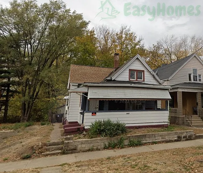 1507 S Livingston St — Photo 1