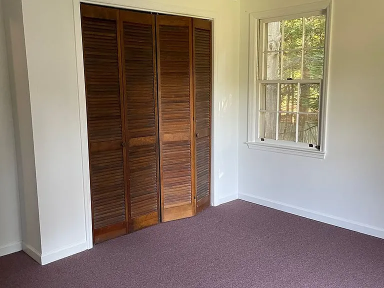 1180 Robinhood Rd — Photo 32
