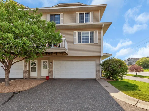 1579 County Road D E Unit A, Maplewood, MN 55109