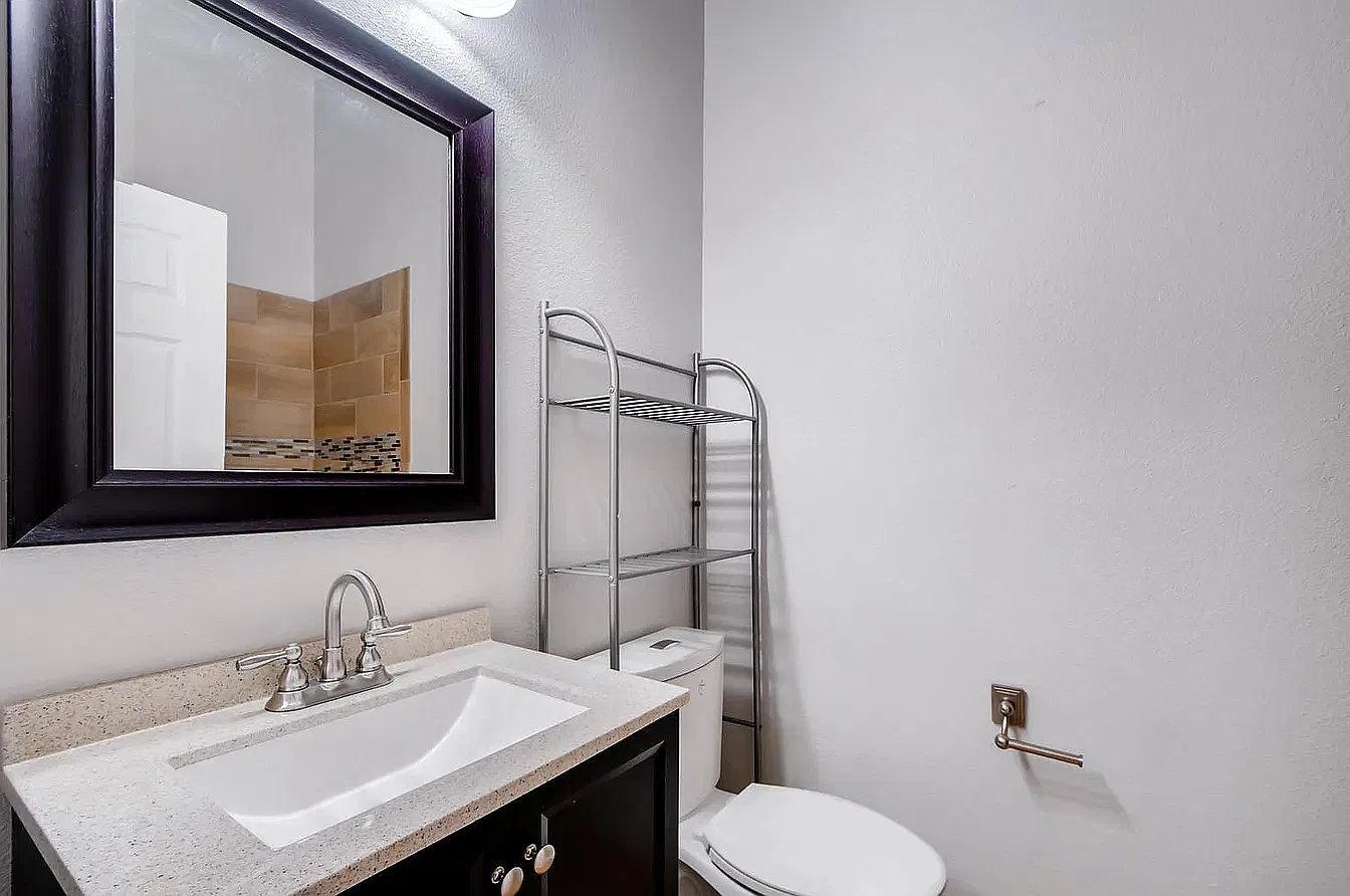2 bed, 1088 sqft, $2,100 — Photo 3