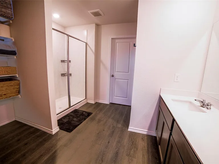 103 Whirlway Ln — Photo 14
