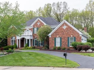 486 Pine Bend Dr, Chesterfield, MO