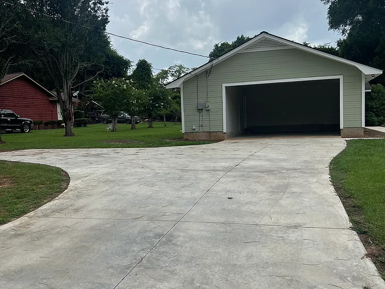 2117 Shadywood Dr — Photo 3