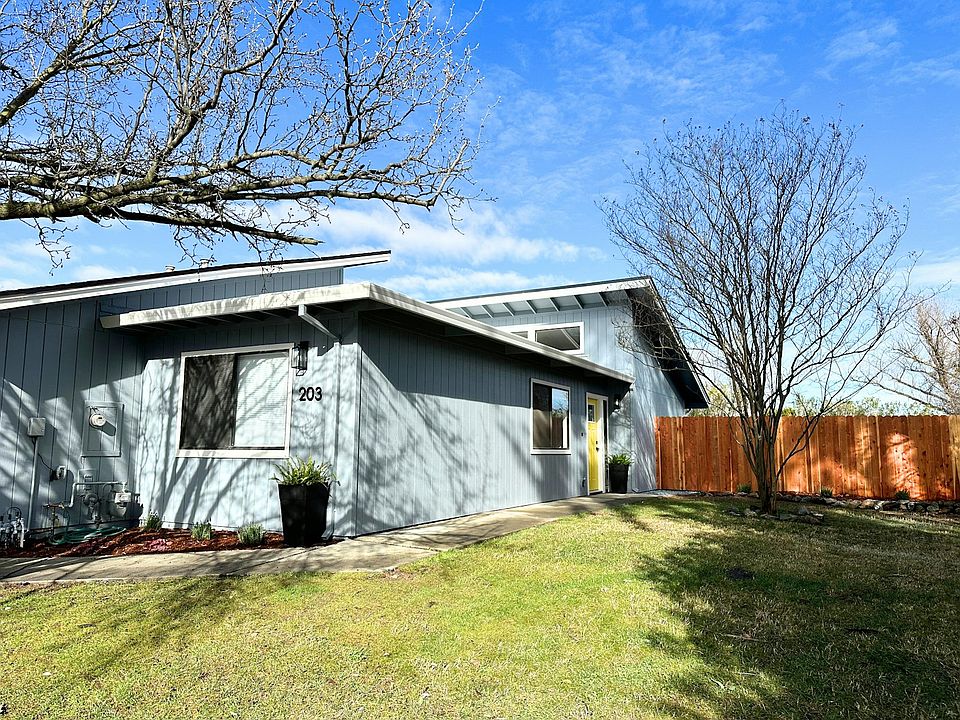 203 Luz Place, North Davis