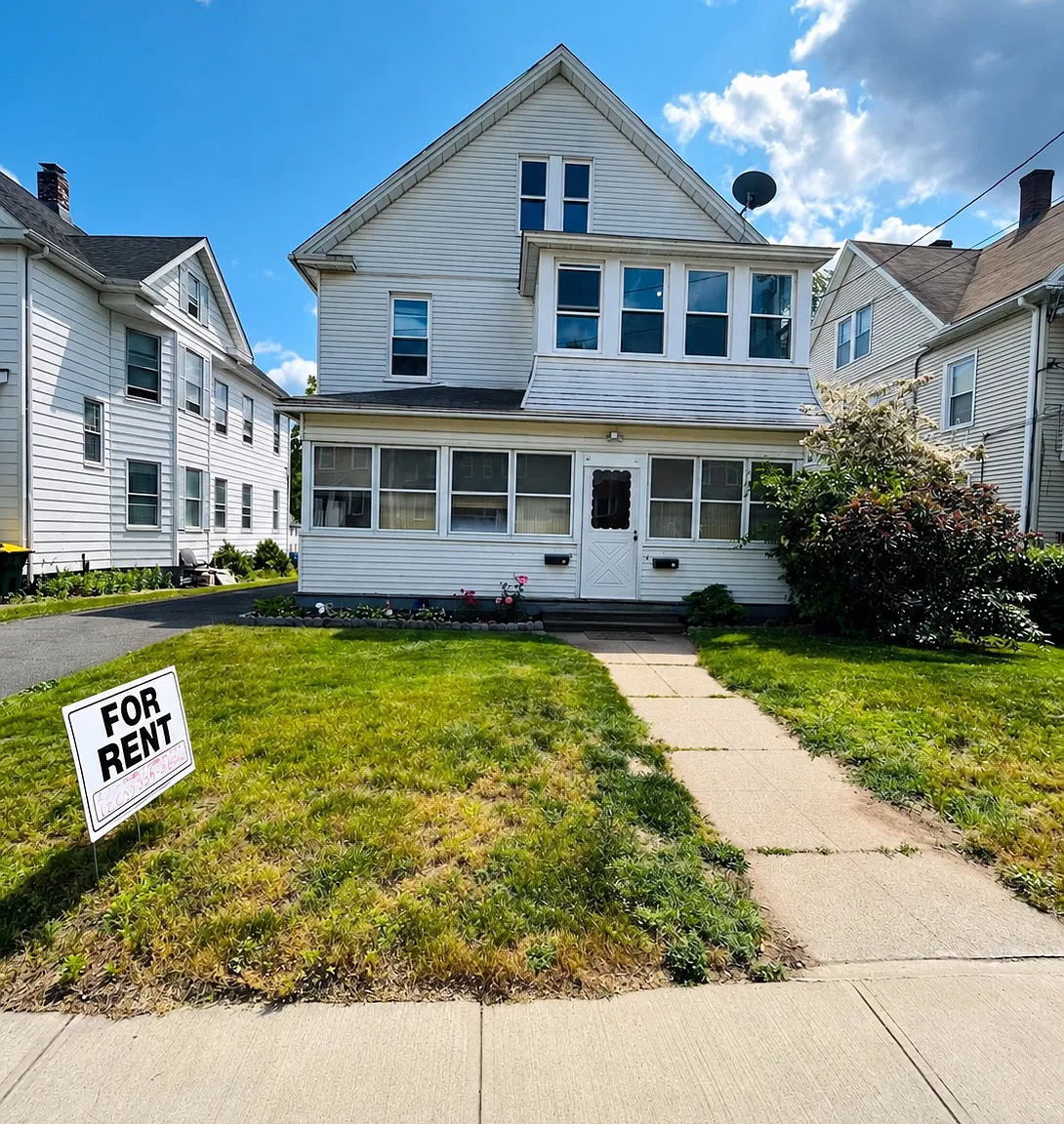 3 bed, $2,200 — Photo 1