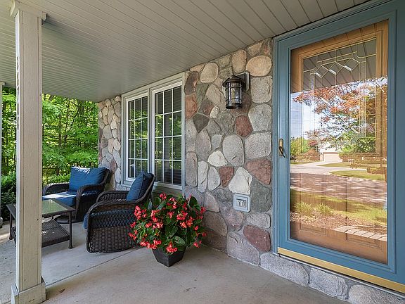 2nd image of 28708 Stonewall Ct