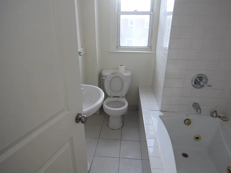 4512 Robbins Ave — Photo 4