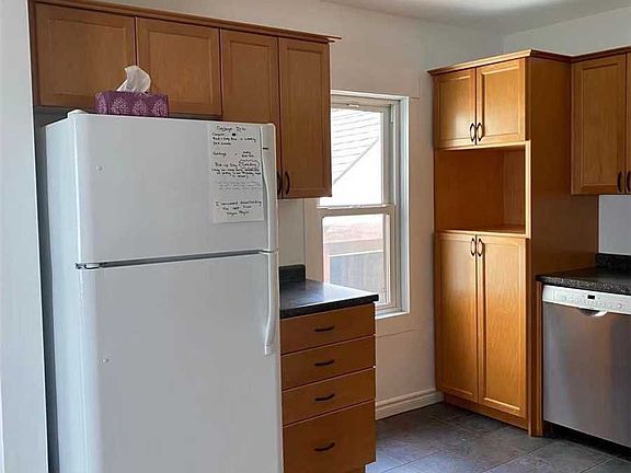 2nd image of 4052 Saint James Ave