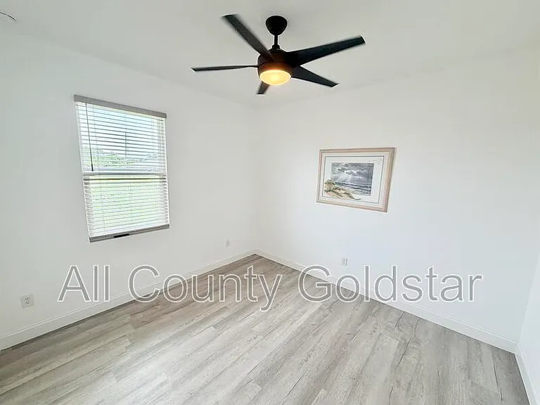 6049 Higgins Ln — Photo 11