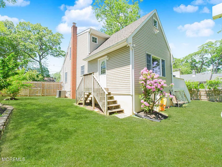 209 Woodcrest Rd — Photo 40