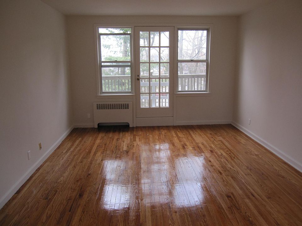 1st image of 300 Broadway APT 1A